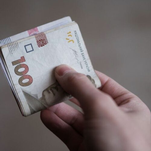 НБУ ввів додаткові обмеження на розрахунки в гривні
