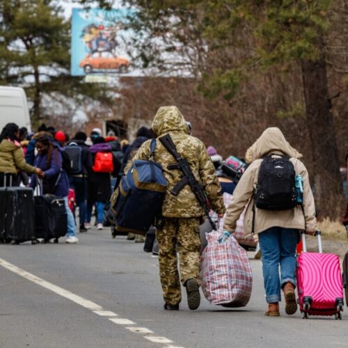 Різні країни змінюють правила перебування українських біженців