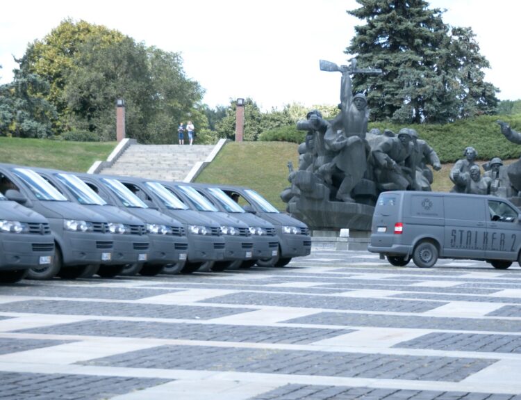 Ігрова спільнота підтримала прикордонників новими авто