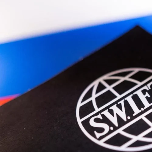 ЄС не планує підключати російські банки до SWIFT на вимогу Кремля / Фото: REUTERS