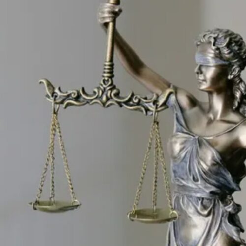 Прокурори можуть залишитися без величезних пенсій