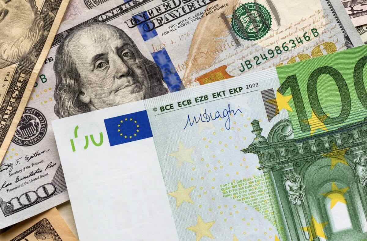 НБУ витратив майже $3 млрд і скоротив міжнародні резерви у лютому / Фото: відкриті джерела
