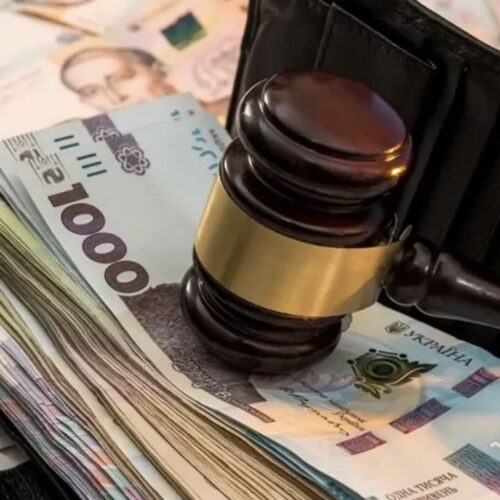 Рада запровадила миттєве стягнення боргів і арешт рахунків / Фото: відкриті джерела