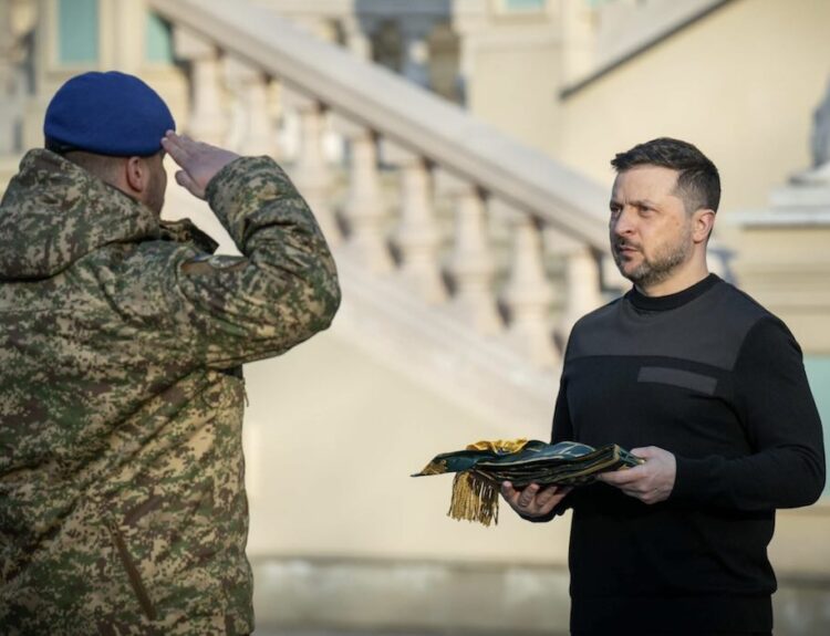 Зеленський нагородив двох добровольців із Вінниччини / Фото: відкриті джерела